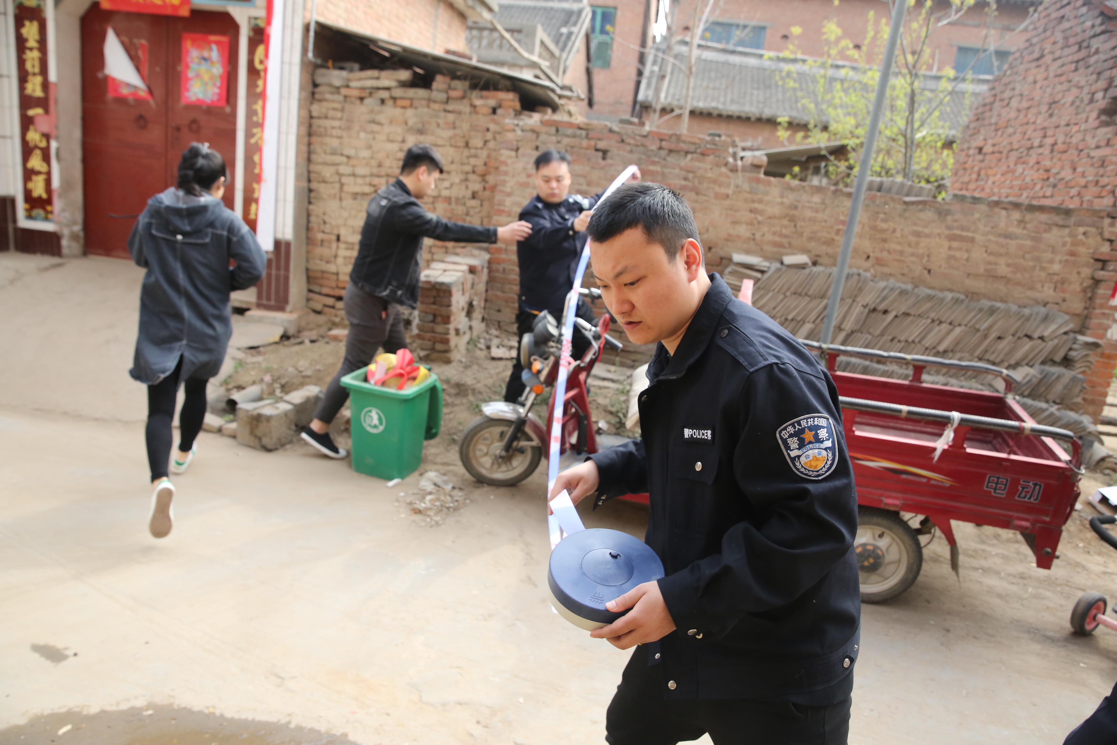 现场警戒 现场警戒